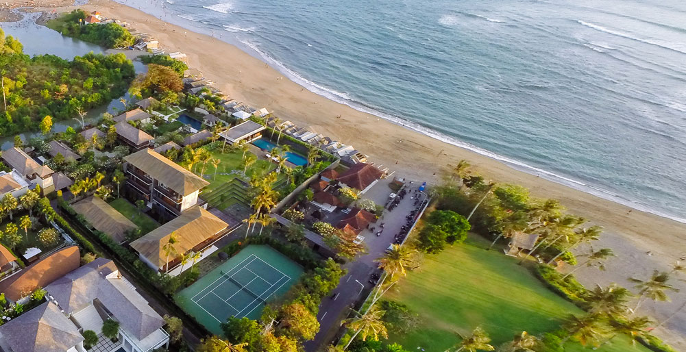Arnalaya Beach House - The locale